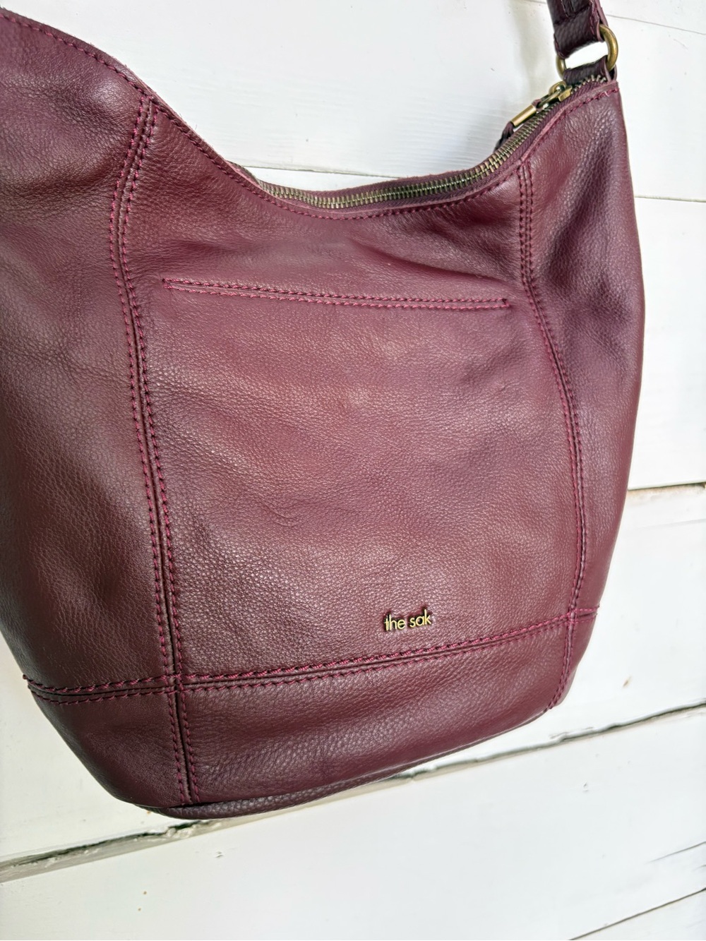 The Sak Sequoia Burgundy Wine Leather Hobo Bag With Charm - Picture 4 of 8